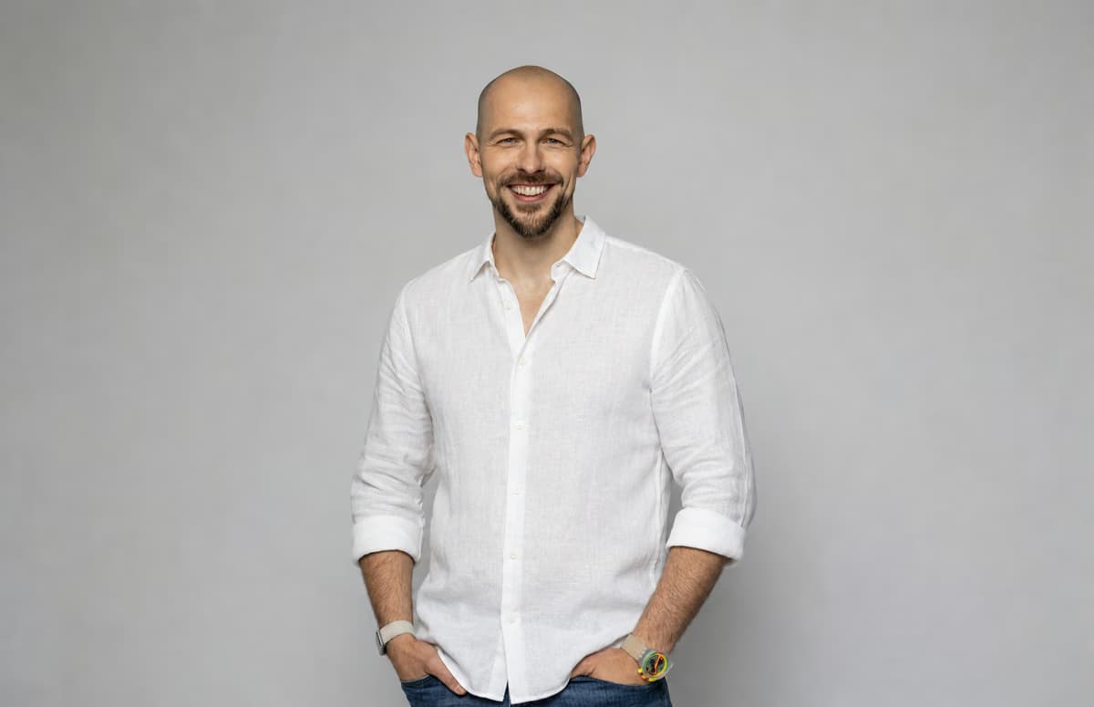 Niklas Kühne, Physiotherapeut und sektoraler Heilpraktiker